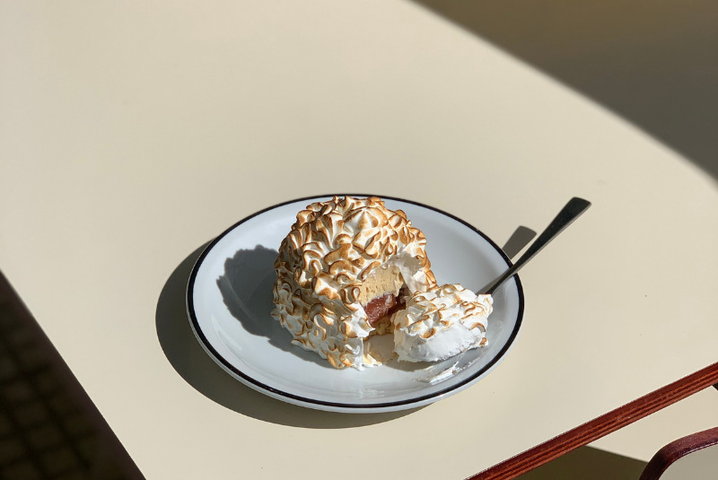 Anafe-BOMBE ALASKA-Pionon base with quince in syrup sambayon ice cream and meringue